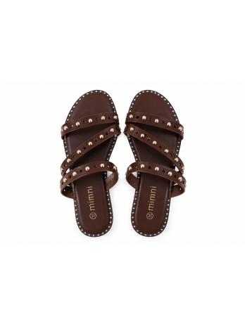 SANDALIAS MARRONES TACHUELAS