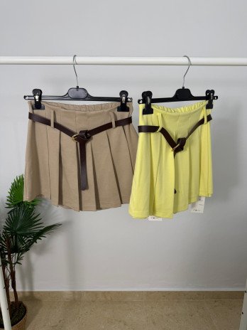 FALDA TABLAS (INCLUYE CINTURÓN Y LLEVA PANTALÓN)