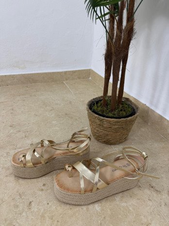 SANDALIAS DORADAS